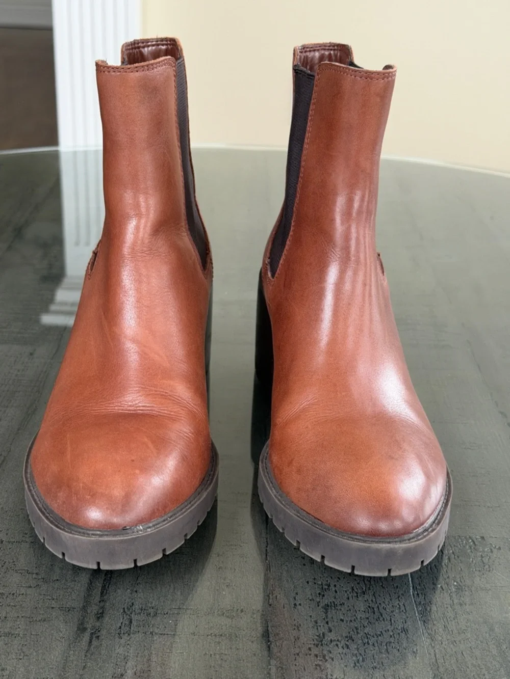 Vince Camuto Chelsea VP-Alesher Brown Leather Block Heel Booties. Womens Size 9